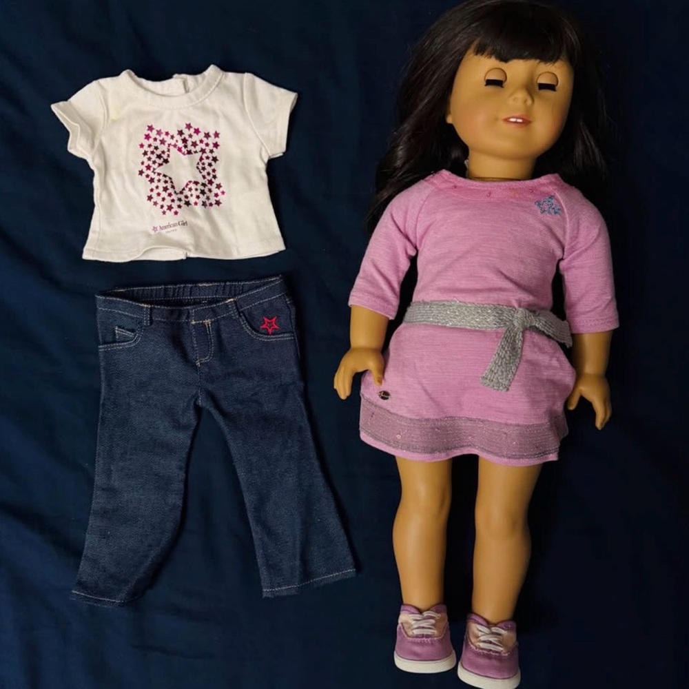 American Girl Truly Me doll with pink dress & outfit t-shirt & jeans set